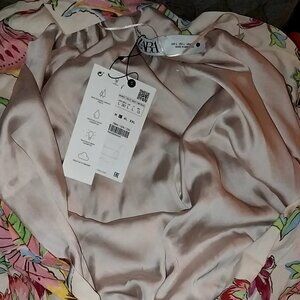 Zara flower Robe ..soooo beautiful silk  inside ..very very sexy and well made!!
